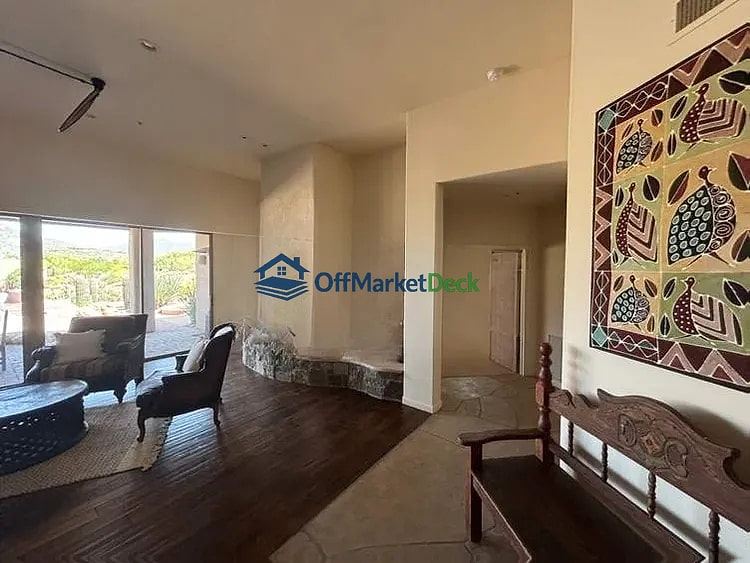 Off-market house in Scottsdale, Arizona — 3 beds, 3.5 baths, $1,565,000 — photo 7 of 8