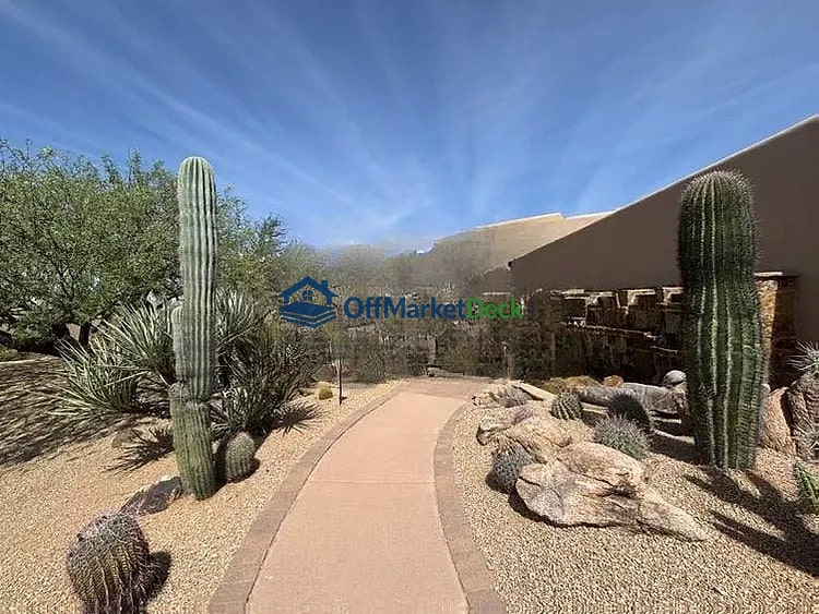 Off-market house in Scottsdale, Arizona — 3 beds, 3.5 baths, $1,565,000 — photo 3 of 8