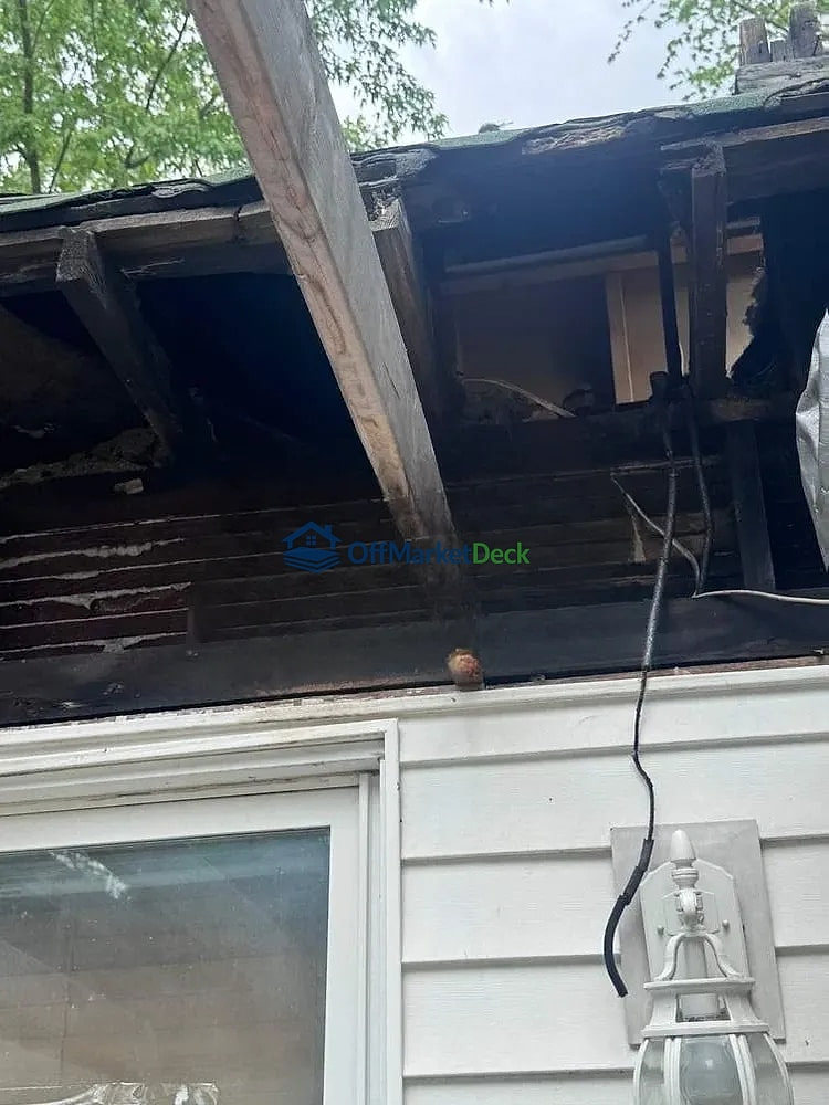 Off-market house in Carbondale, Illinois — 3 beds, 1 bath, $10,000 — photo 5 of 8