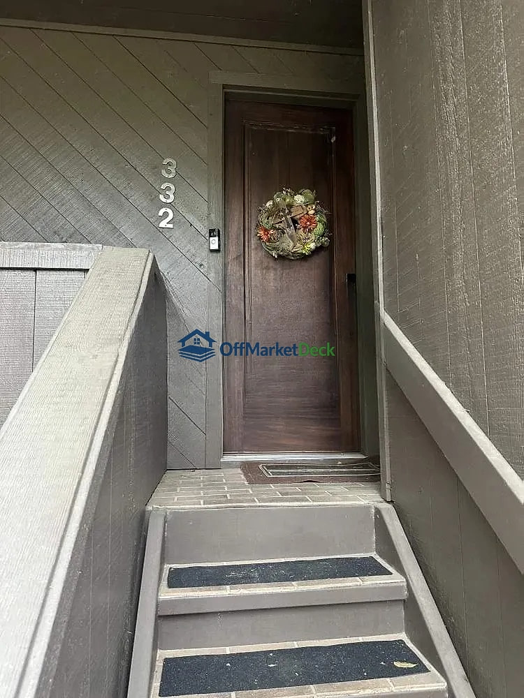 Off-market house in Houston, Texas — 3 beds, 3 baths, $265,000 — photo 6 of 8