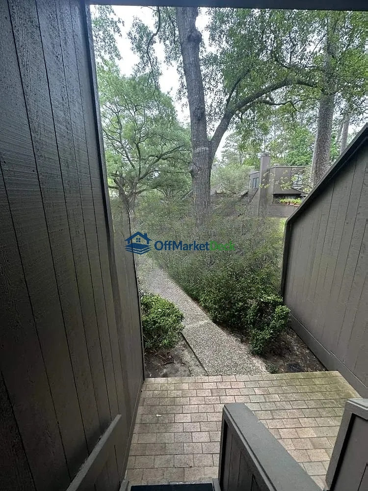 Off-market house in Houston, Texas — 3 beds, 3 baths, $265,000 — photo 8 of 8