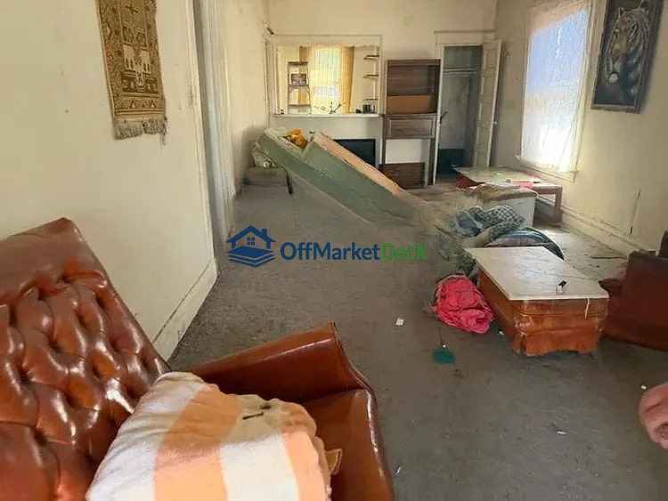 Off-market house in Denver, Colorado — 1 bed, 1 bath, $320,000 — photo 7 of 8