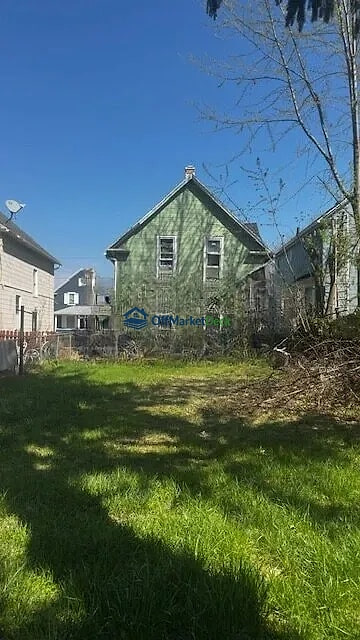 Off-market house in Rochester, New York — 3 beds, 1 bath, $44,900 — photo 2 of 8
