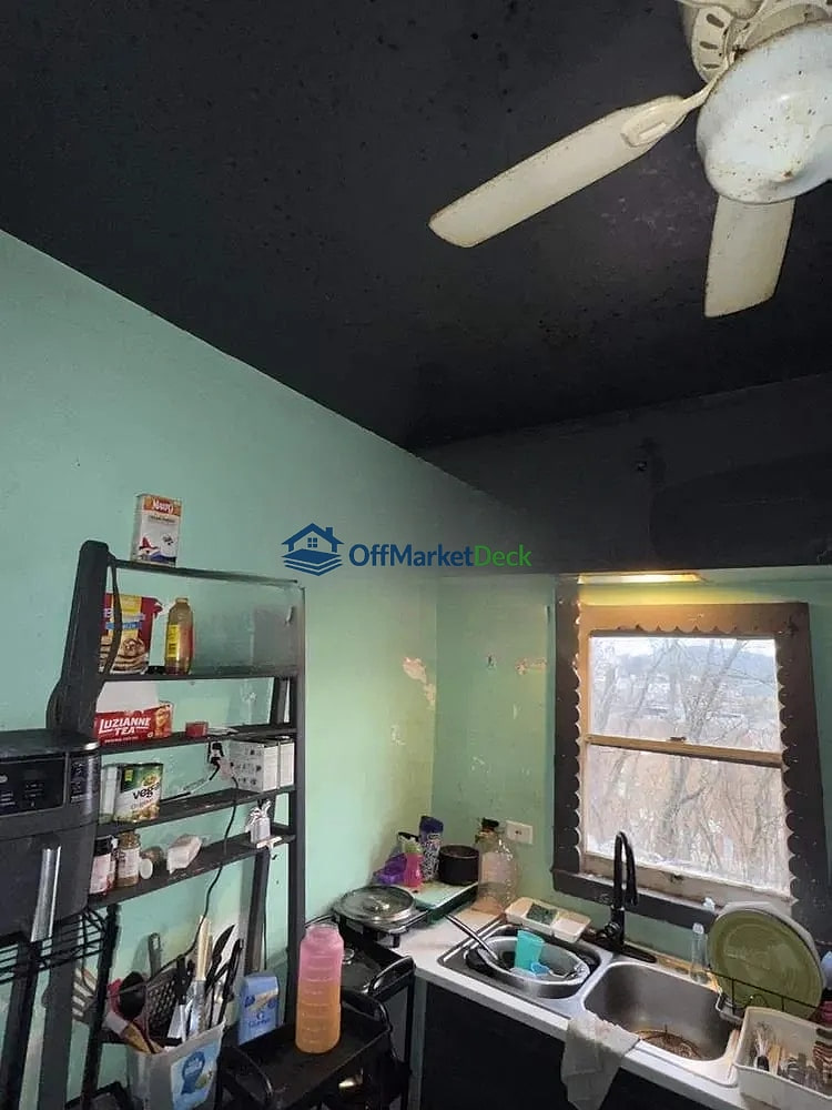 Off-market multi family in Clarksburg, West Virginia — 5 beds, 2 baths, $10,500 — photo 4 of 8