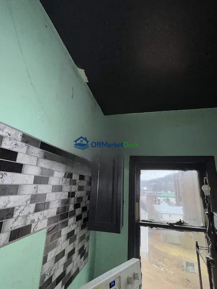 Off-market multi family in Clarksburg, West Virginia — 5 beds, 2 baths, $10,500 — photo 3 of 8