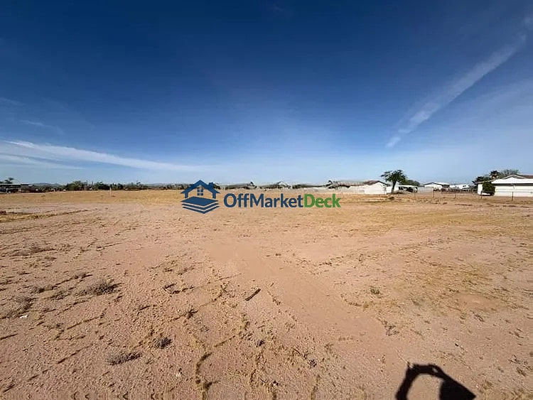 Off-market house in Maricopa, Arizona — 3 beds, 2 baths, $195,000 — photo 4 of 8
