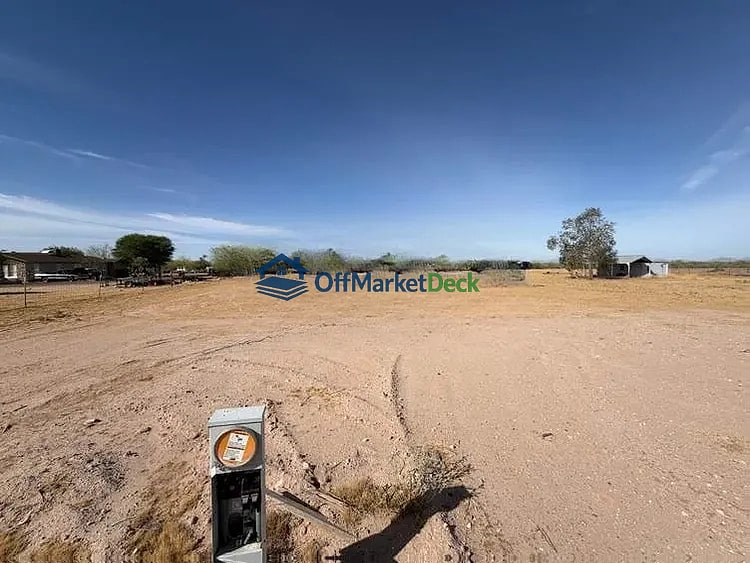 Off-market house in Maricopa, Arizona — 3 beds, 2 baths, $195,000 — photo 7 of 8