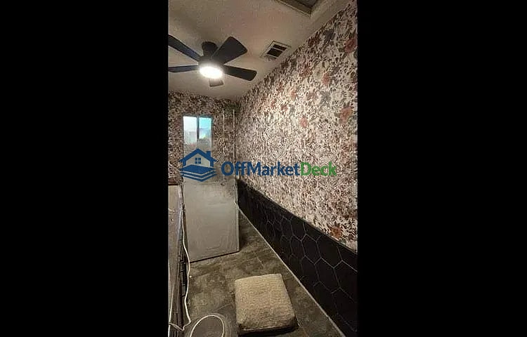 Off-market house in Chandler, Arizona — 3 beds, 2 baths, $389,999