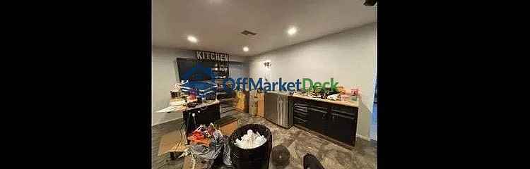 Off-market house in Chandler, Arizona — 3 beds, 2 baths, $389,999 — photo 6 of 8