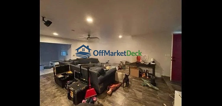 Off-market house in Chandler, Arizona — 3 beds, 2 baths, $389,999 — photo 5 of 8