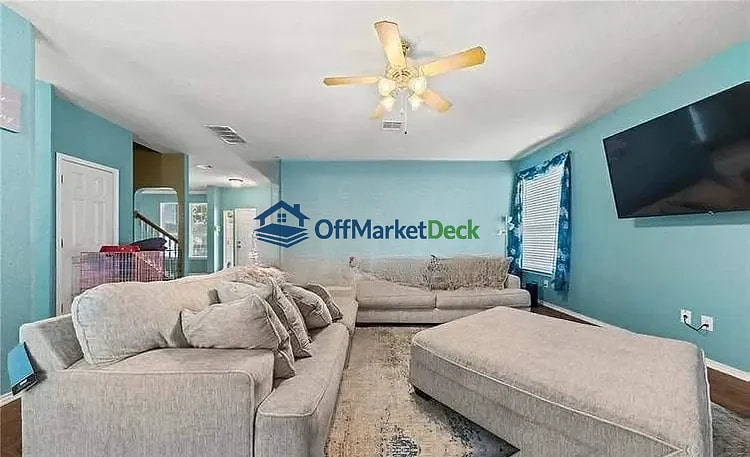 Off-market house in Harker Heights, Texas — 5 beds, 3 baths, $294,000 — photo 7 of 8