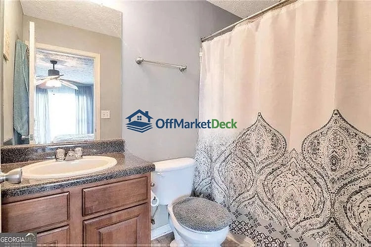 Off-market house in Decatur, Georgia — 3 beds, 2.5 baths, $185,000 — photo 8 of 8