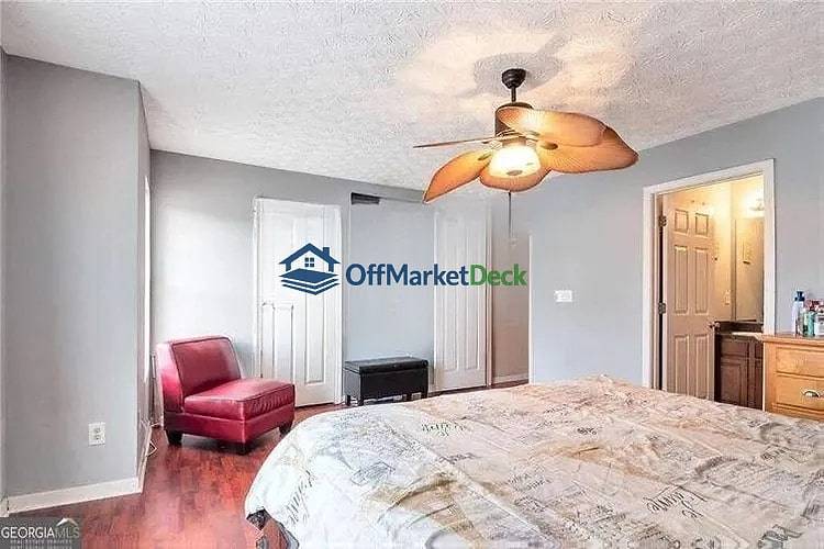 Off-market house in Decatur, Georgia — 3 beds, 2.5 baths, $185,000 — photo 5 of 8