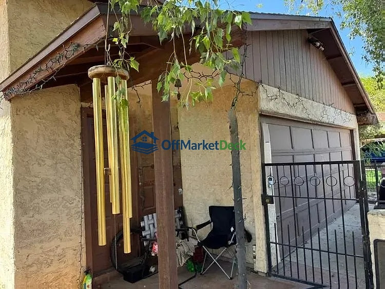 Off-market house in Phoenix, Arizona — 4 beds, 1.5 baths, $292,000 — photo 2 of 8