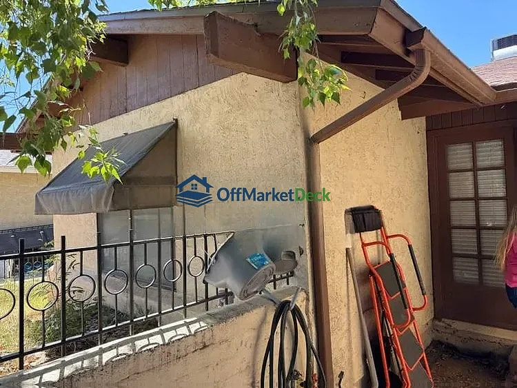 Off-market house in Phoenix, Arizona — 4 beds, 1.5 baths, $292,000 — photo 3 of 8