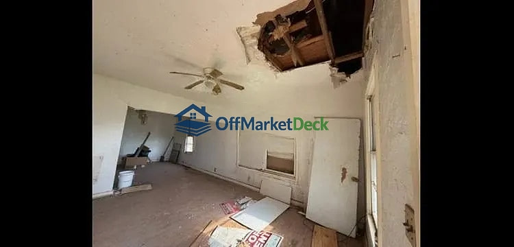 Off-market house in Watonga, Oklahoma — 3 beds, 2 baths, $35,000 - Blurred background Image
