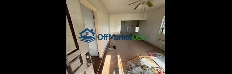 Off-market house in Watonga, Oklahoma — 3 beds, 2 baths, $35,000 — photo 4 of 8