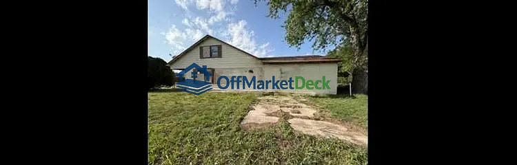 Off-market house in Watonga, Oklahoma — 3 beds, 2 baths, $35,000 — photo 5 of 8