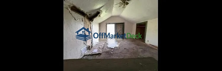 Off-market house in Watonga, Oklahoma — 3 beds, 2 baths, $35,000 — photo 2 of 8