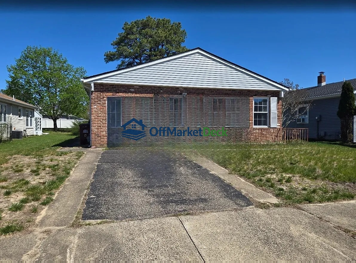 Off-market house in Toms River, New Jersey — 2 beds, 2 baths, $265,000