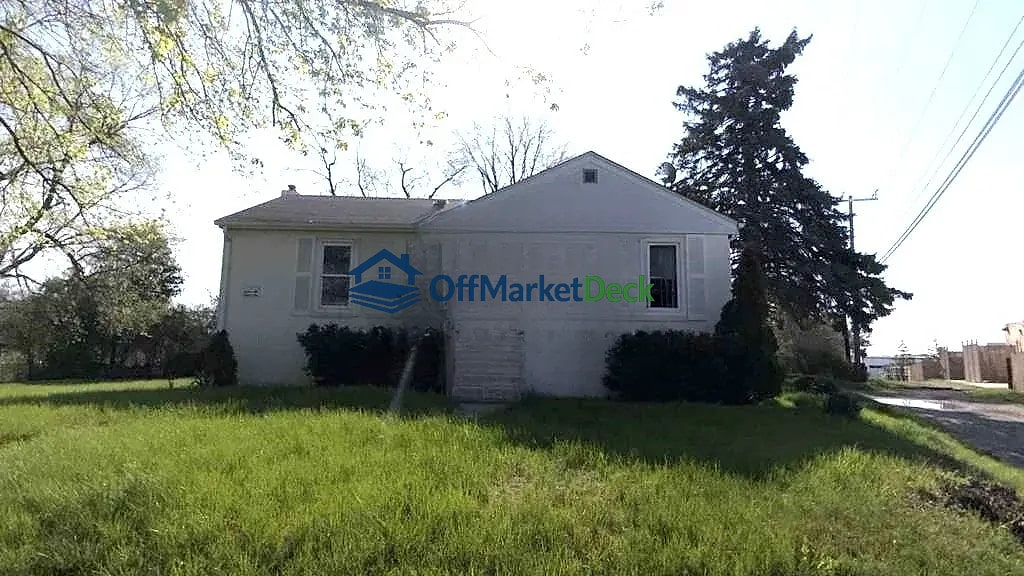 Off-market house in Pontiac, Michigan — 2 beds, 1 bath, $79,900