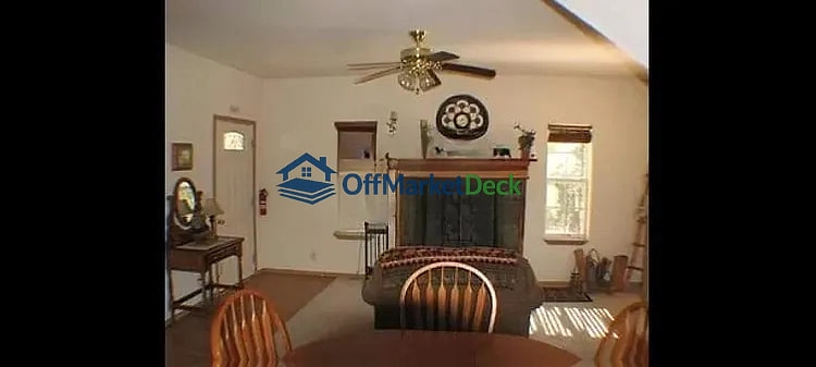 Off-market house in Ruidoso, New Mexico — 3 beds, 2 baths, $165,000 — photo 2 of 8