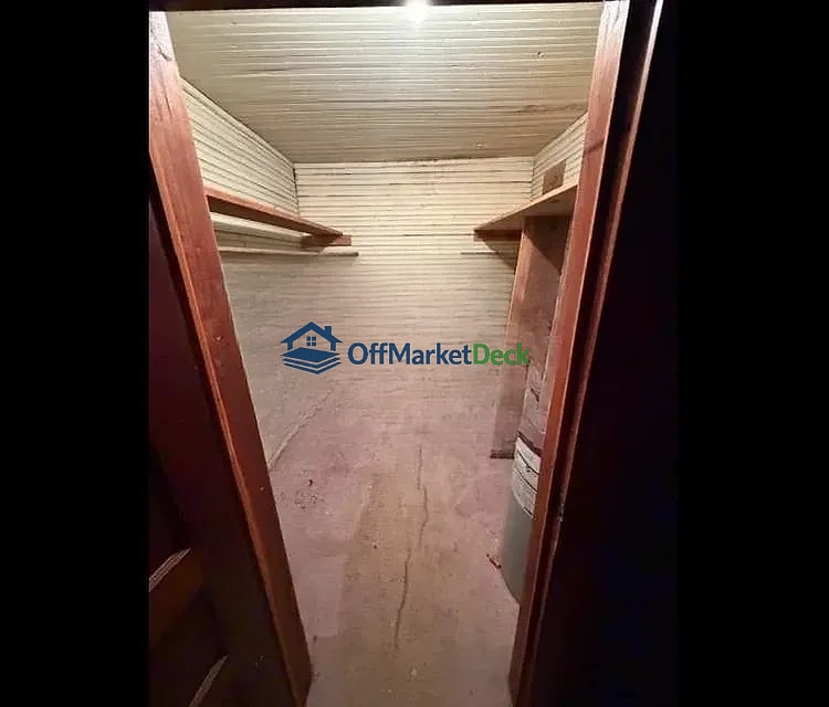 Off-market house in Adamsville, Tennessee — 3 beds, 1 bath, $81,800 — photo 6 of 8
