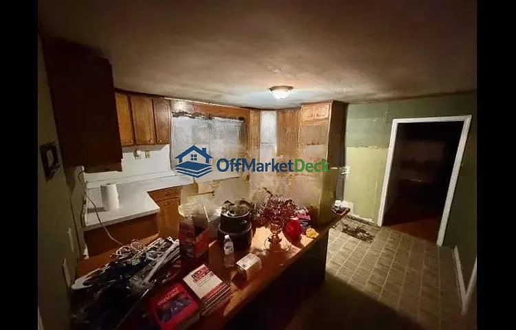 Off-market house in Adamsville, Tennessee — 3 beds, 1 bath, $81,800 — photo 4 of 8