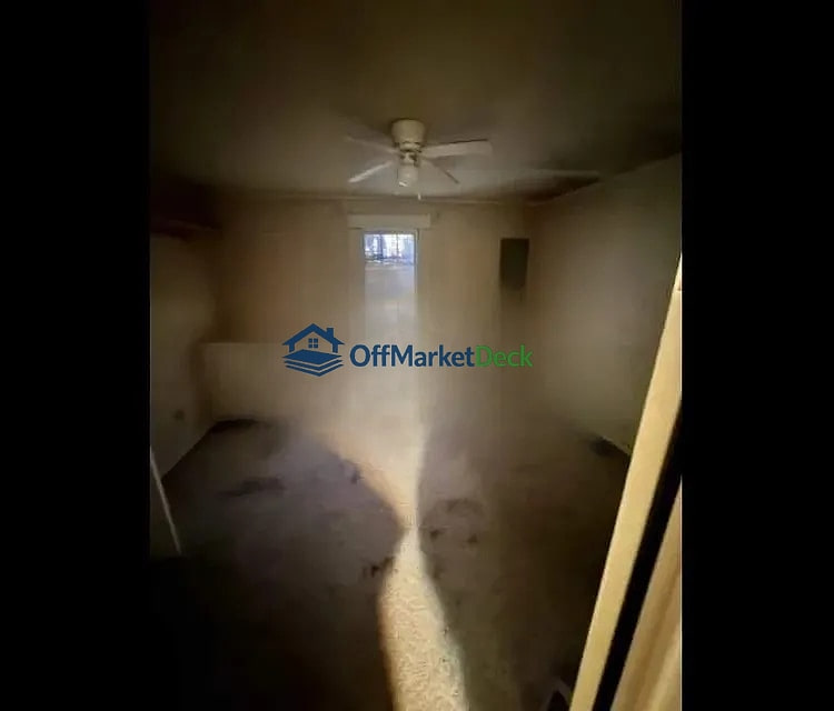 Off-market house in Adamsville, Tennessee — 3 beds, 1 bath, $81,800 — photo 5 of 8