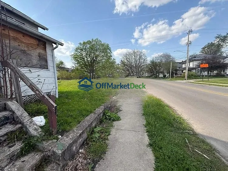Off-market house in Marion, Indiana — 3 beds, 1 bath, $15,000 — photo 3 of 8