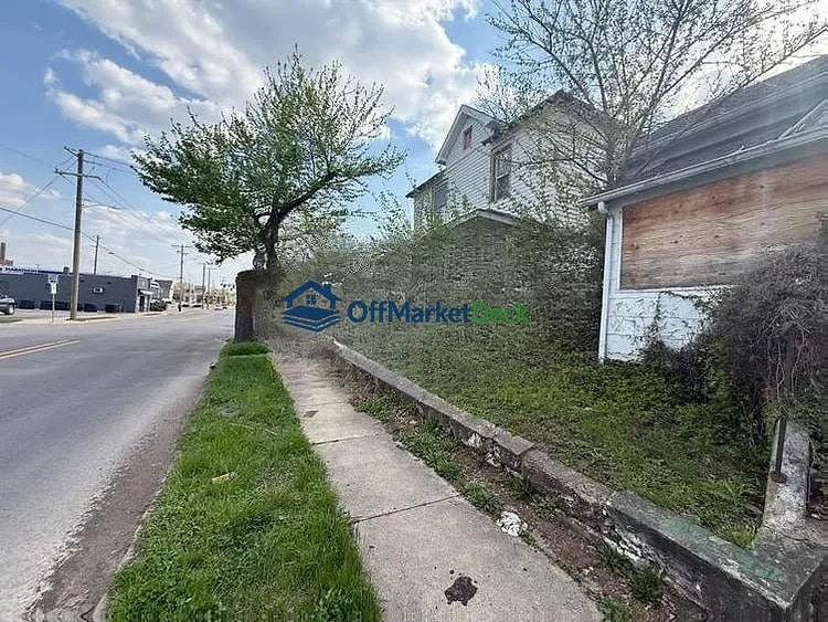 Off-market house in Marion, Indiana — 3 beds, 1 bath, $15,000 — photo 2 of 8