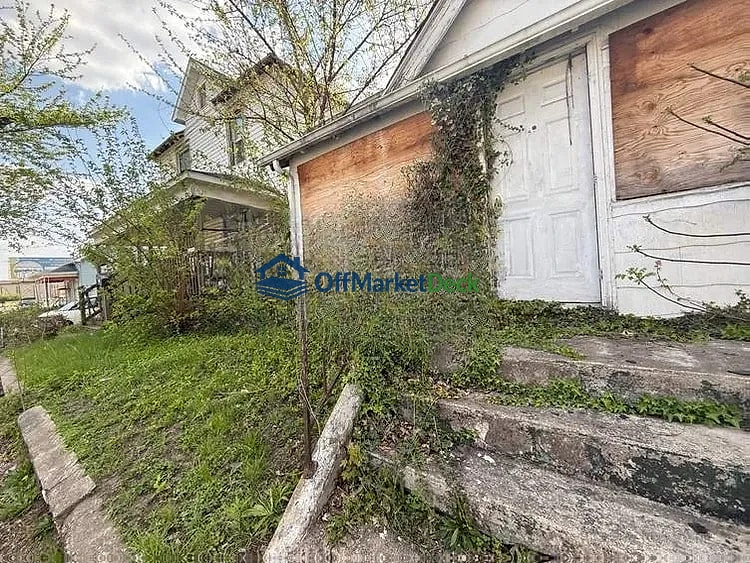 Off-market house in Marion, Indiana — 3 beds, 1 bath, $15,000 — photo 6 of 8