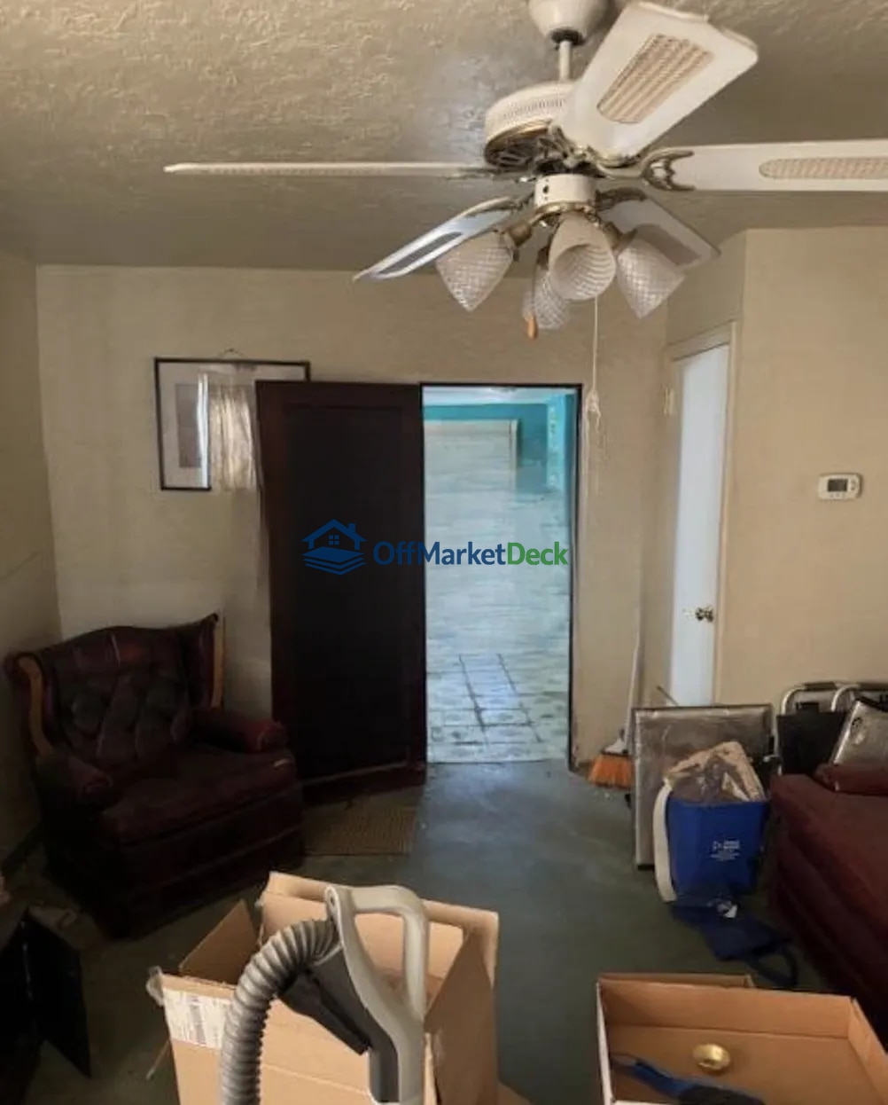 Off-market house in Phoenix, Arizona — 2 beds, 2 baths, $244,990 — photo 5 of 8