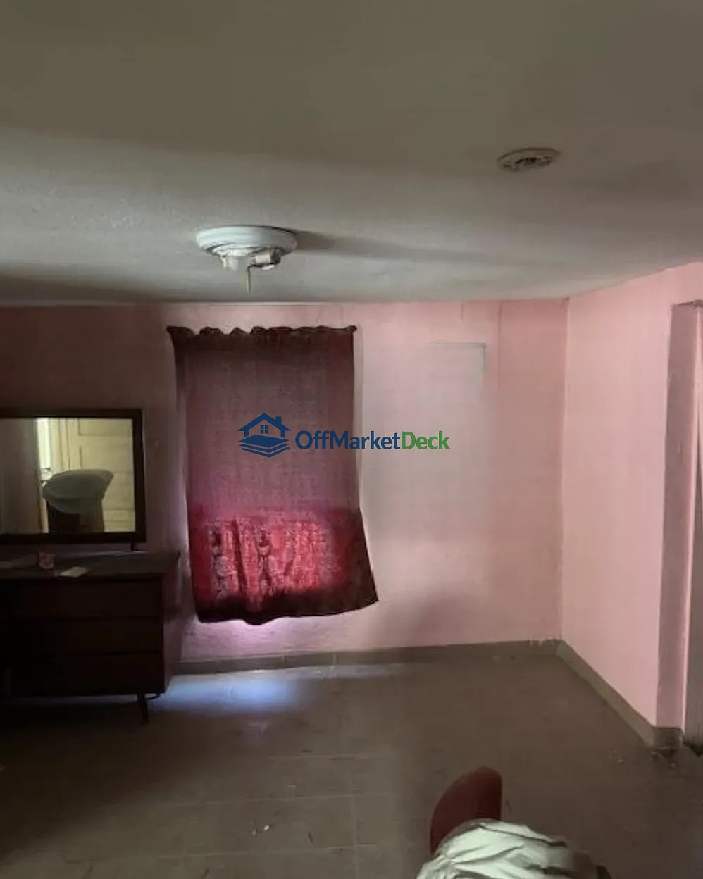 Off-market house in Phoenix, Arizona — 2 beds, 2 baths, $244,990 — photo 7 of 8