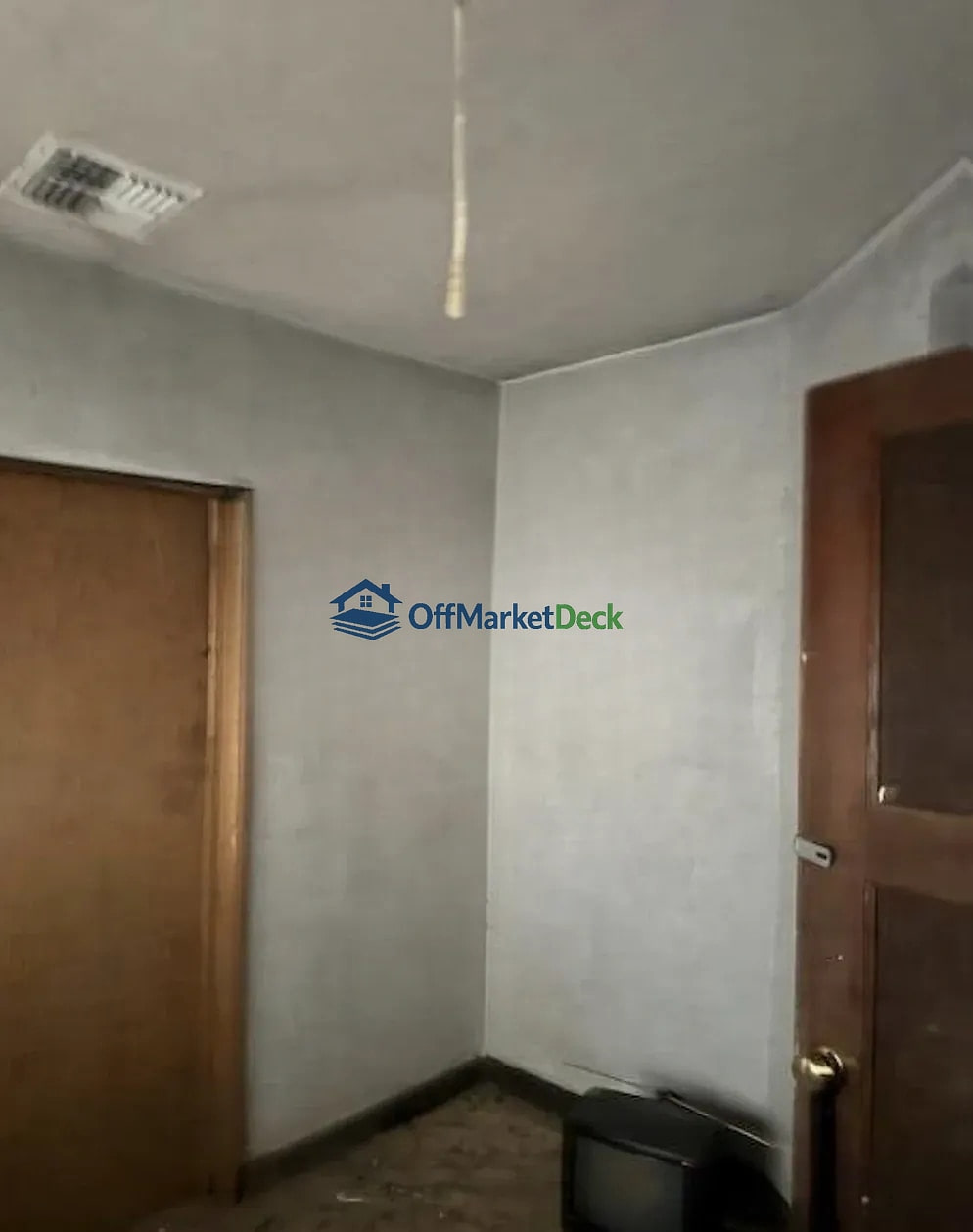 Off-market house in Phoenix, Arizona — 2 beds, 2 baths, $244,990 — photo 8 of 8