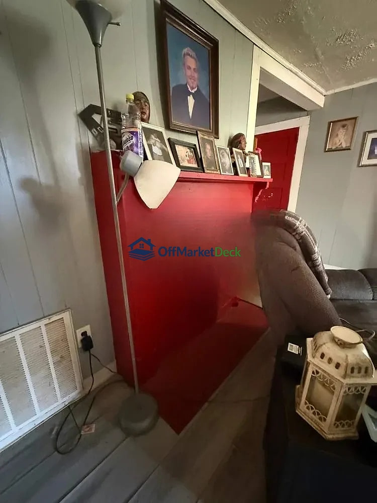 Off-market house in Pelzer, South Carolina — 2 beds, 1 bath, $88,000 — photo 2 of 8