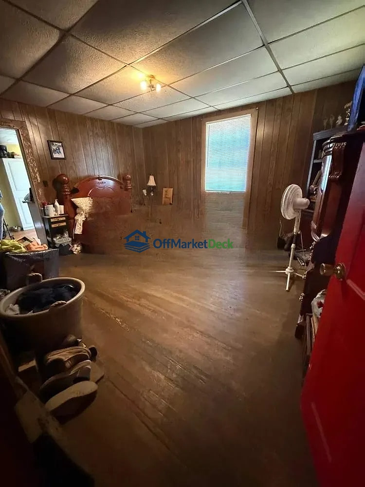 Off-market house in Pelzer, South Carolina — 2 beds, 1 bath, $88,000 — photo 5 of 8