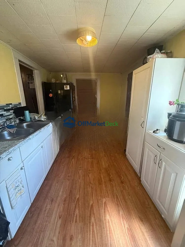 Off-market house in Pelzer, South Carolina — 2 beds, 1 bath, $88,000 — photo 4 of 8
