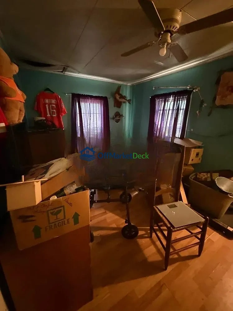 Off-market house in Pelzer, South Carolina — 2 beds, 1 bath, $88,000 — photo 3 of 8
