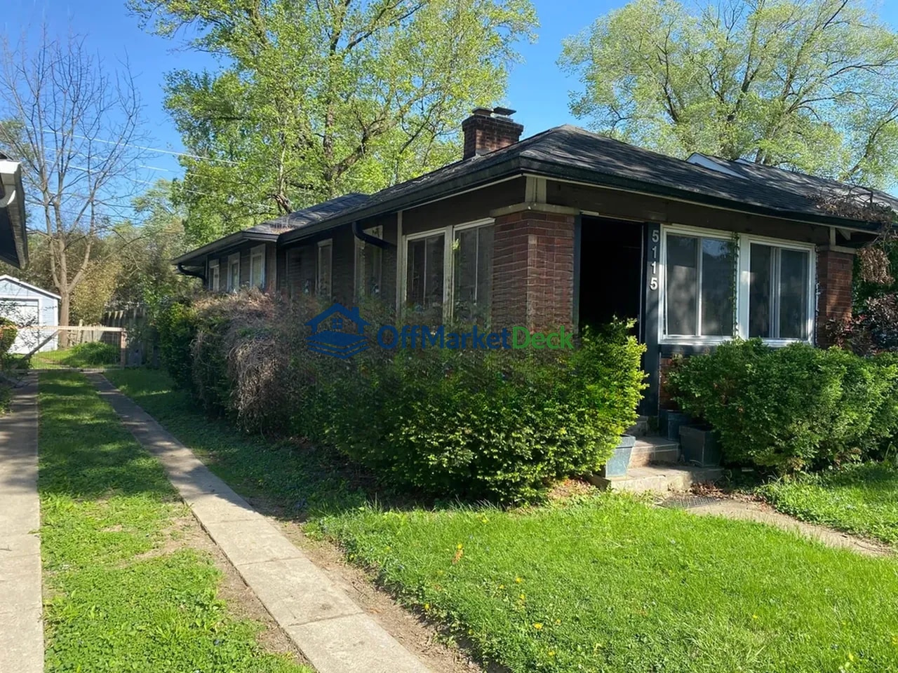 Off-market house in Indianapolis, Indiana — 2 beds, 1 bath, $214,900 — photo 2 of 8