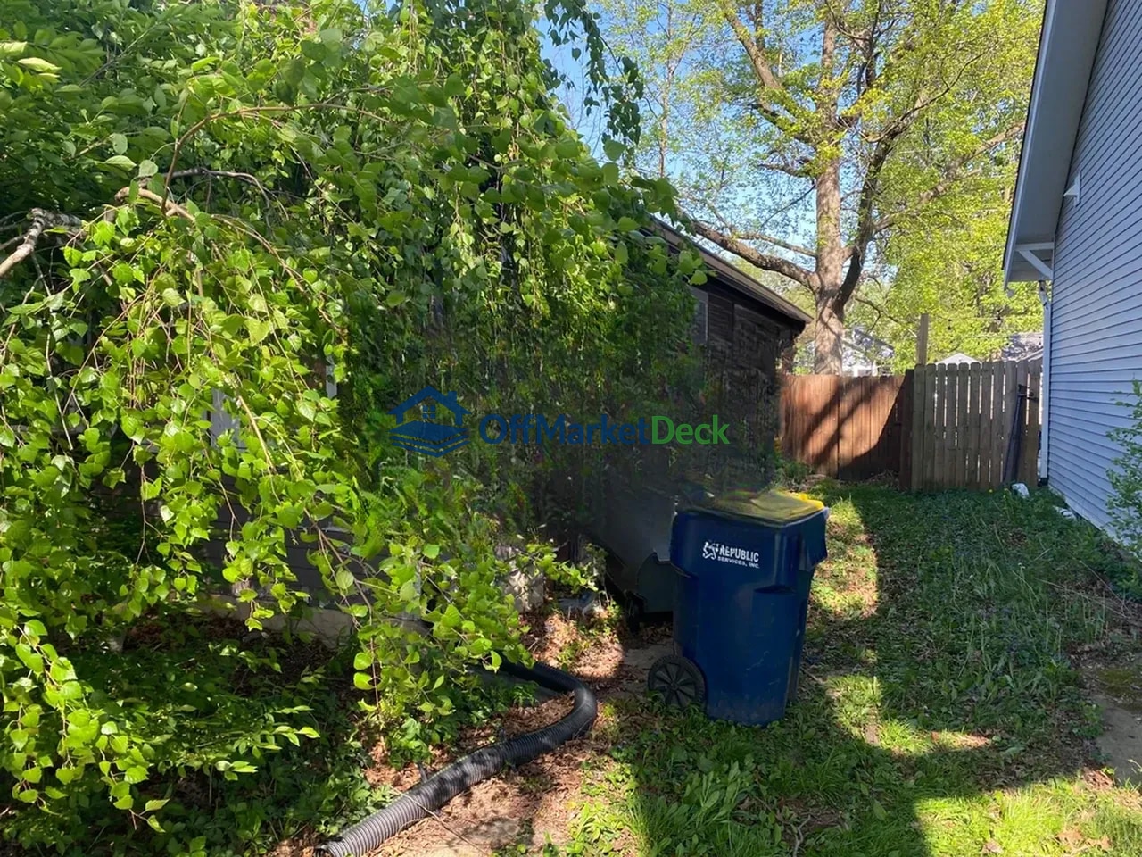 Off-market house in Indianapolis, Indiana — 2 beds, 1 bath, $214,900 — photo 5 of 8