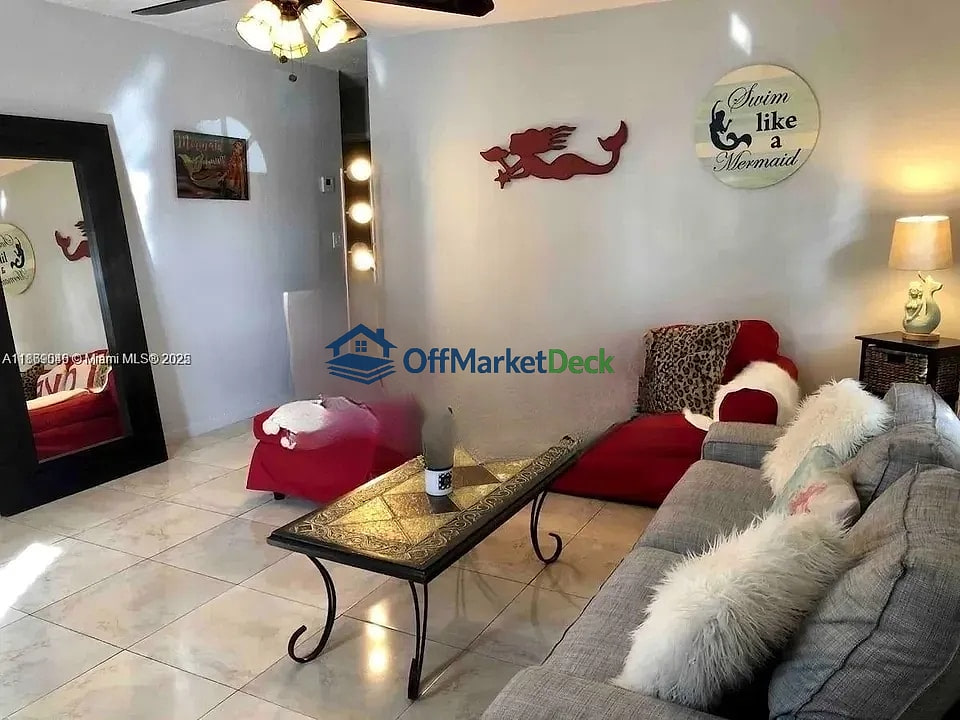 Off-market multi family in Hollywood, Florida — 3 beds, 3 baths, $489,900 — photo 2 of 8