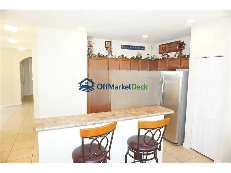 Off-market house in Homestead, Florida — 4 beds, 2 baths, $384,900 — photo 6 of 8