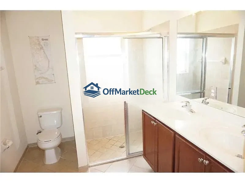 Off-market house in Homestead, Florida — 4 beds, 2 baths, $384,900 — photo 4 of 8