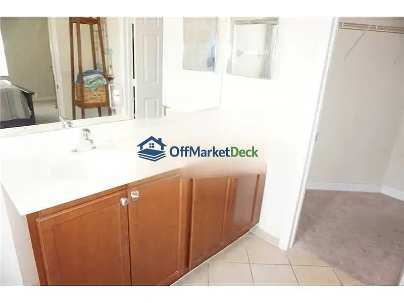 Off-market house in Homestead, Florida — 4 beds, 2 baths, $384,900 — photo 5 of 8