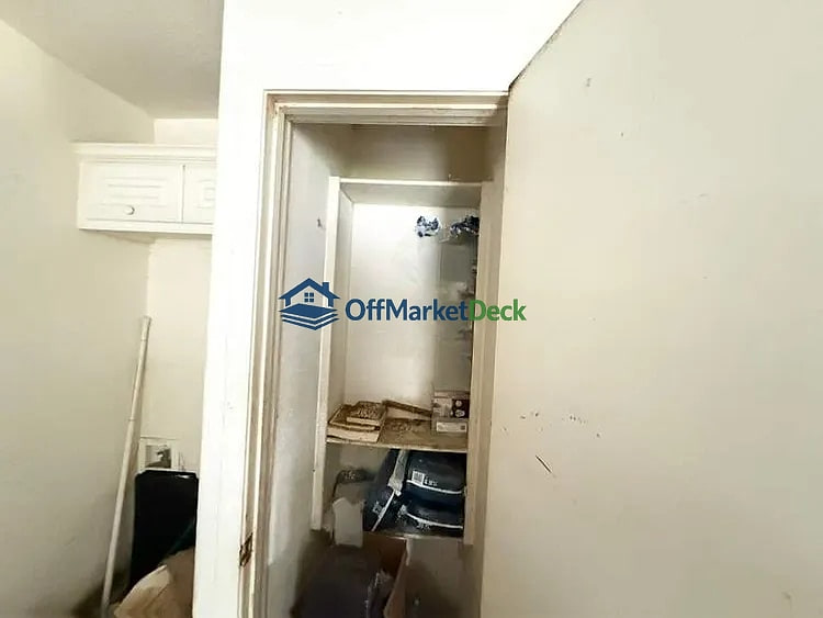 Off-market house in Huntsville, Texas — 1 bed, 1 bath, $49,900 — photo 5 of 8