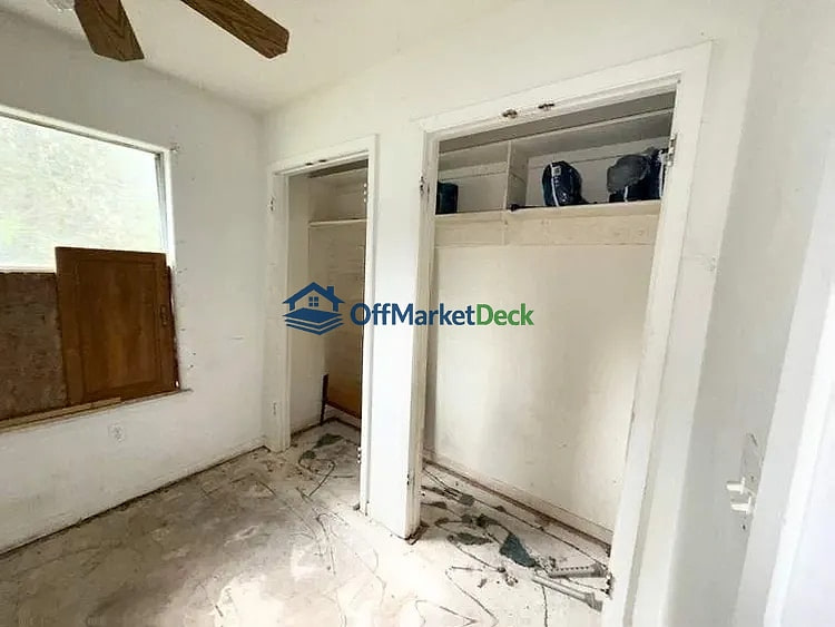 Off-market house in Huntsville, Texas — 1 bed, 1 bath, $49,900 — photo 8 of 8