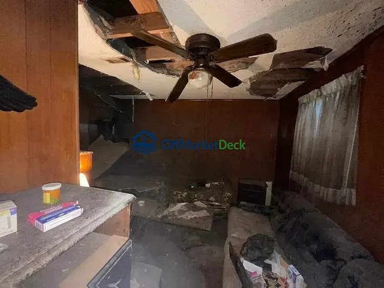 Off-market house in Memphis, Tennessee — 2 beds, 1 bath, $27,000 — photo 4 of 8