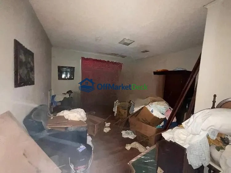 Off-market house in Memphis, Tennessee — 2 beds, 1 bath, $27,000 — photo 5 of 8
