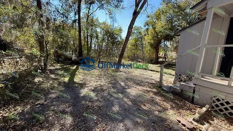 Off-market house in Jacksonville, Florida — 3 beds, 1 bath, $89,000 — photo 4 of 8